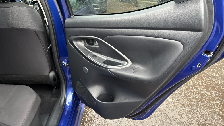 Toyota Yaris 1.5 Hybrid Design 5dr CVT Hybrid Hatchback